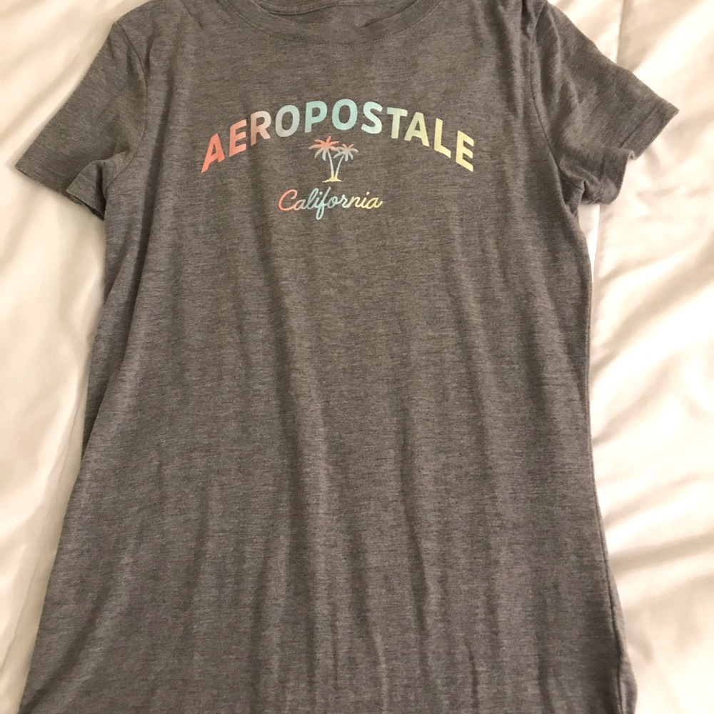 Aeropostale tee in great condition